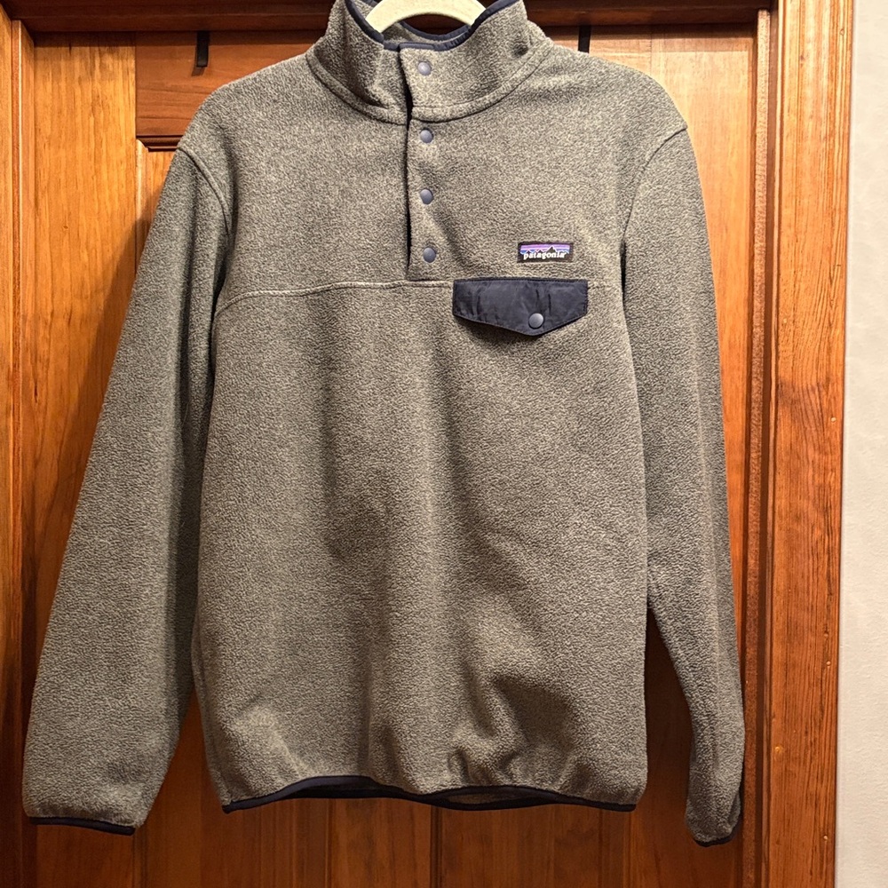 Patagonia Gray with blue trim Fleece Pullover